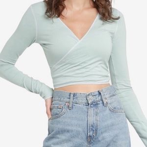 NWT Hollister size Small multi-wrap top, tie in front, back or side